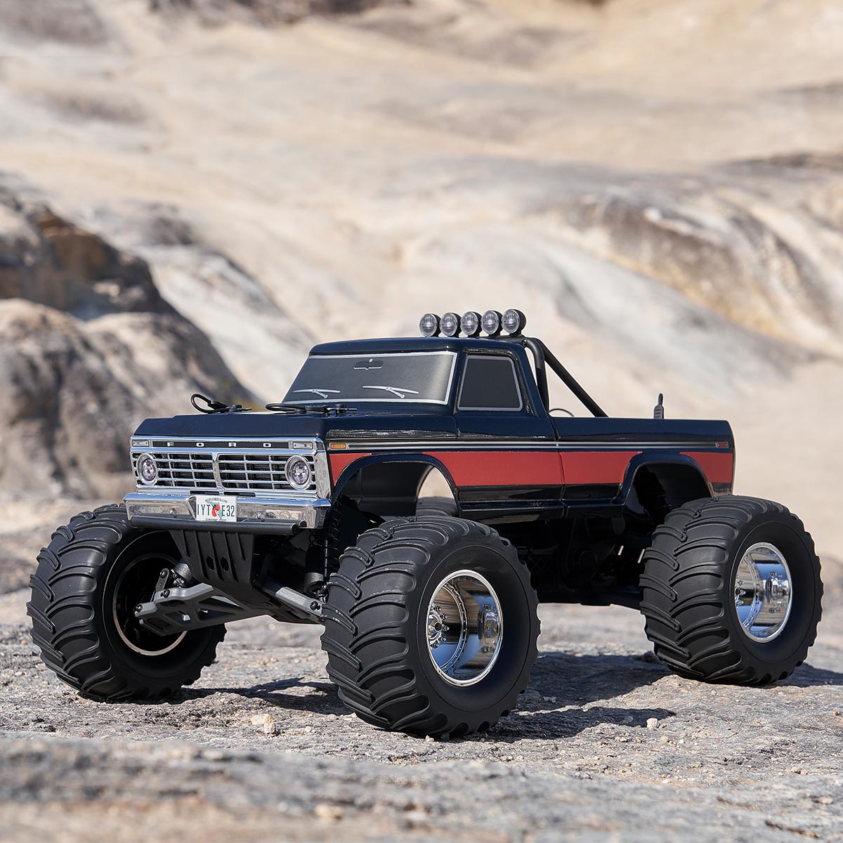 TCH 1:10 Ford F-100 Monster Truck 2WD RTR / RS